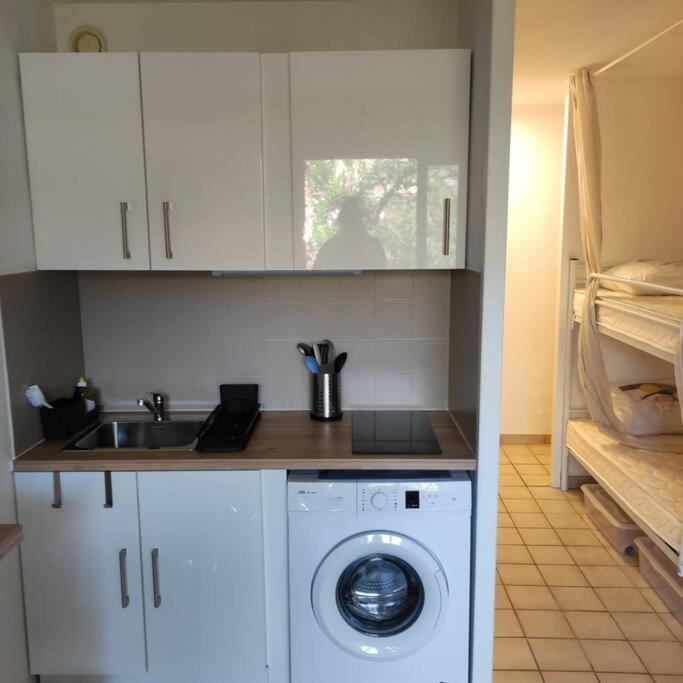 Studio Cabine Quatre Couchages Classe 2 Etoiles Bormes-les-Mimosas Bagian luar foto